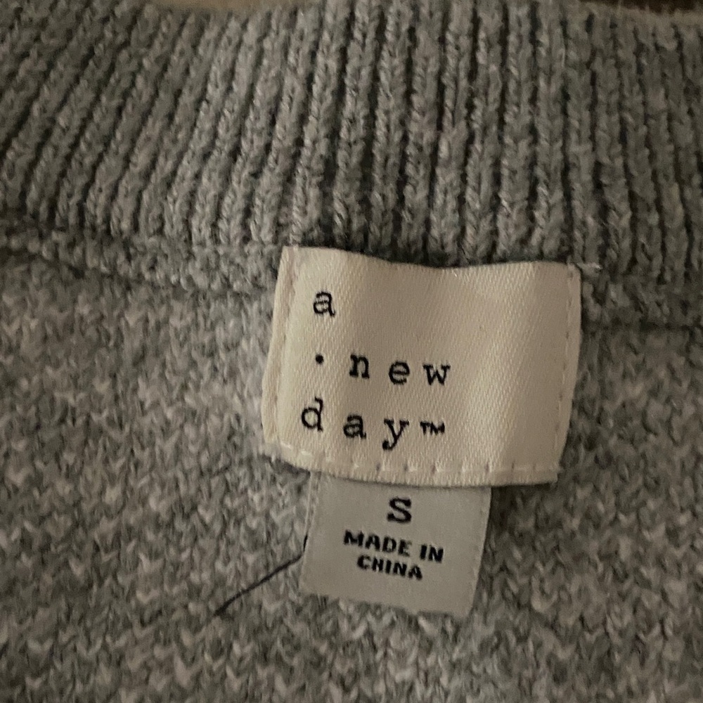 a new day Oversized Gray Checkered V-Neck Sweater Vest, Size small - Picture 2 of 7